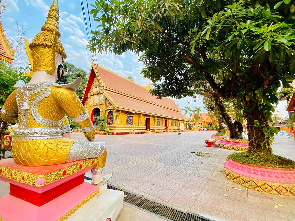 Wat Si Muang - temples in laos